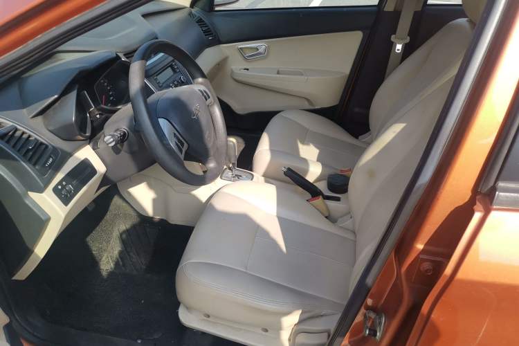 Used Chery Fengyun 2 2013 Hatchback 1.5L AMT Ruìyì Edition Left Front Seat