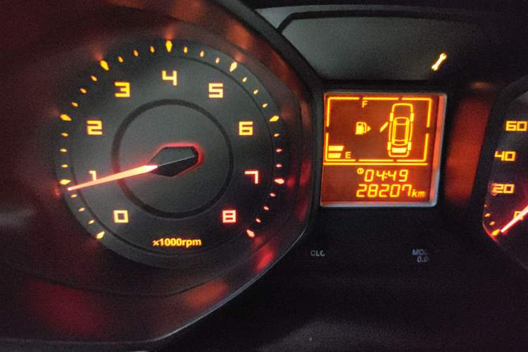 Used Chery Fengyun 2 2013 Hatchback 1.5L Manual Ruiyi Edition Odometer Close Up