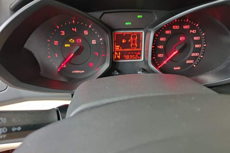 Used Chery Fengyun 2 2013 Hatchback 1.5L AMT Ruìyì Edition Odometer Close Up