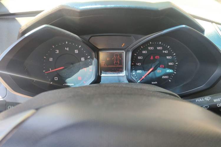 Used Chery Fengyun 2 2013 Hatchback 1.5L Manual Ruiyi Edition Odometer Close Up