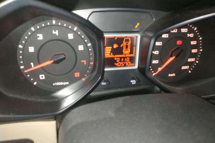 Used Chery Fengyun 2 2013 Hatchback 1.5L Manual Ruiyi Edition Odometer Close Up