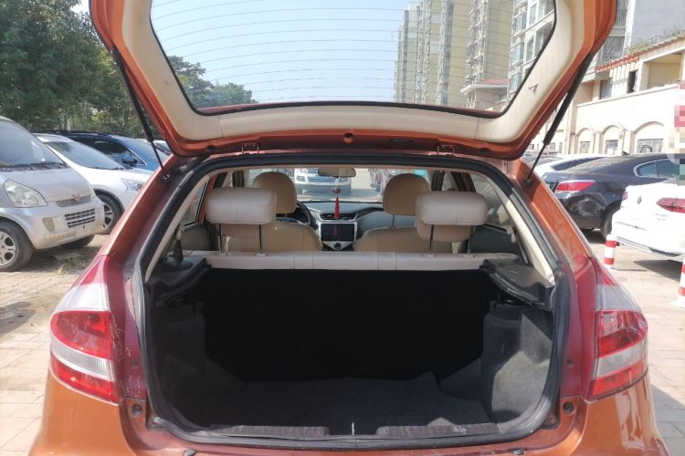 Used Chery Fengyun 2 2013 Hatchback 1.5L Manual Ruiyi Edition Trunk