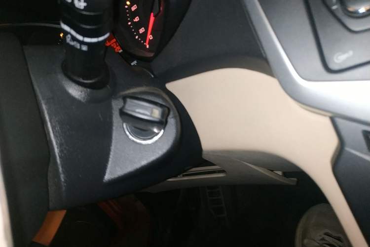 Used Chery Fengyun 2 2013 Hatchback 1.5L Manual Ruiyi Edition Vehicle Key