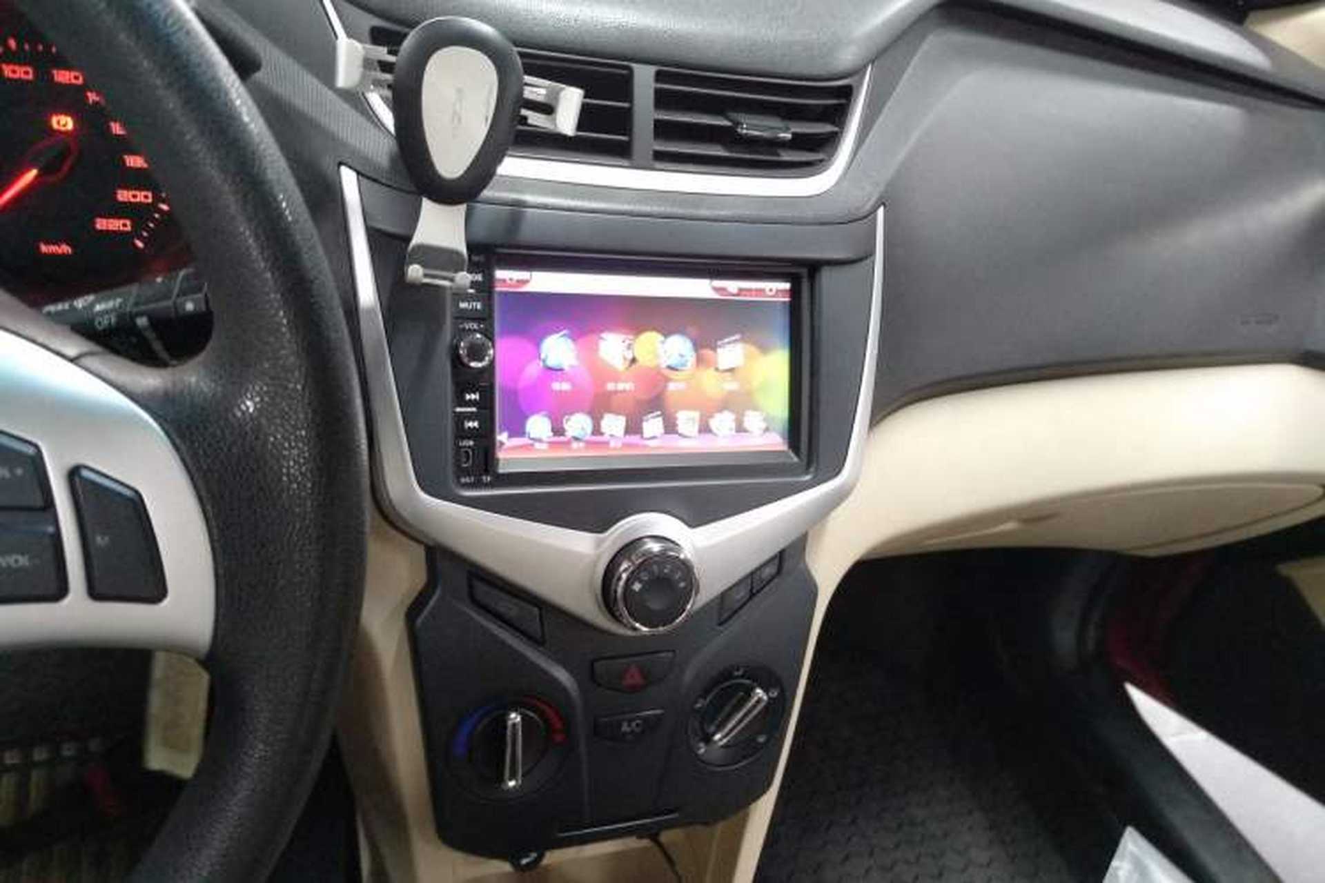 Used Chery Fengyun 2 2013 Hatchback 1.5L Manual Ruiyi Edition Audio And AC Panel