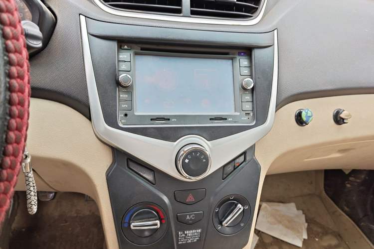 Used Chery Fengyun 2 2013 Hatchback 1.5L Manual Ruiyi Edition Audio And AC Panel