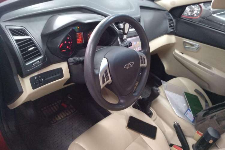 Used Chery Fengyun 2 2013 Hatchback 1.5L Manual Ruiyi Edition Center Console