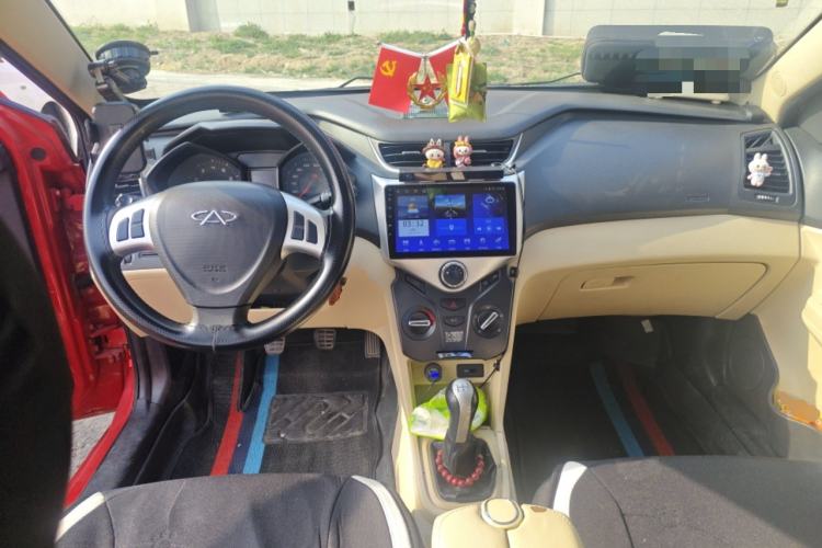 Used Chery Fengyun 2 2013 Hatchback 1.5L Manual Ruiyi Edition Center Console