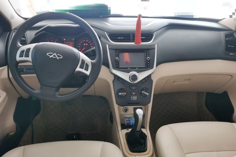 Used Chery Fengyun 2 2013 Hatchback 1.5L Manual Ruiyi Edition Center Console