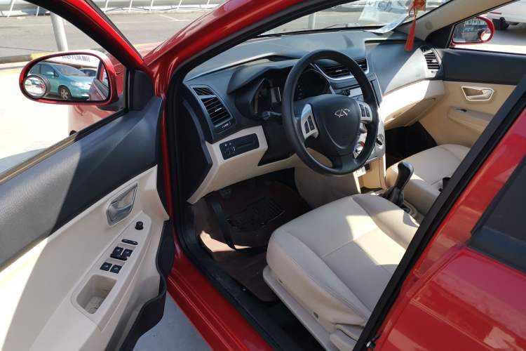 Used Chery Fengyun 2 2013 Hatchback 1.5L Manual Ruiyi Edition Driver Seat