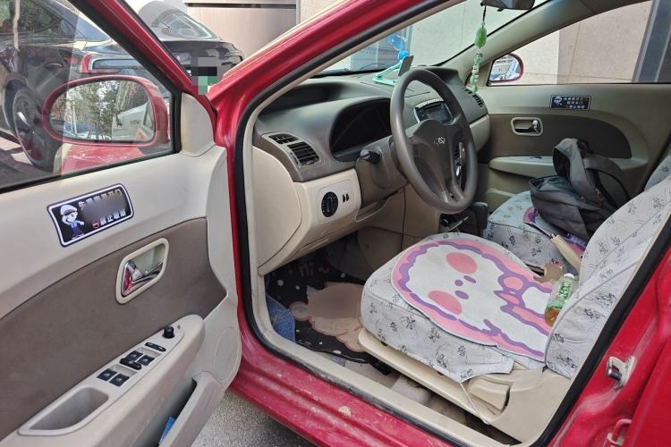 Used Chery Fengyun 2 2013 Hatchback 1.5L AMT Ruìyì Edition Driver Seat