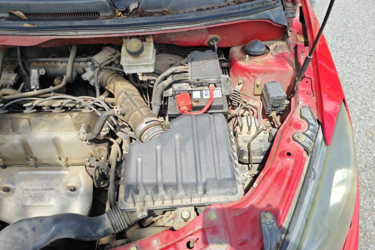 Used Chery Fengyun 2 2013 Hatchback 1.5L AMT Ruìyì Edition Engine Bay Left