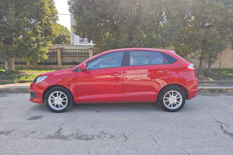 Used Chery Fengyun 2 2013 Hatchback 1.5L Manual Ruiyi Edition Exterior 7