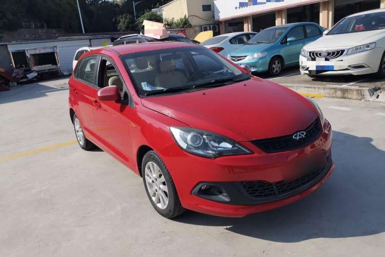 Used Chery Fengyun 2 2013 Hatchback 1.5L Manual Ruiyi Edition Front Right 45 Deg