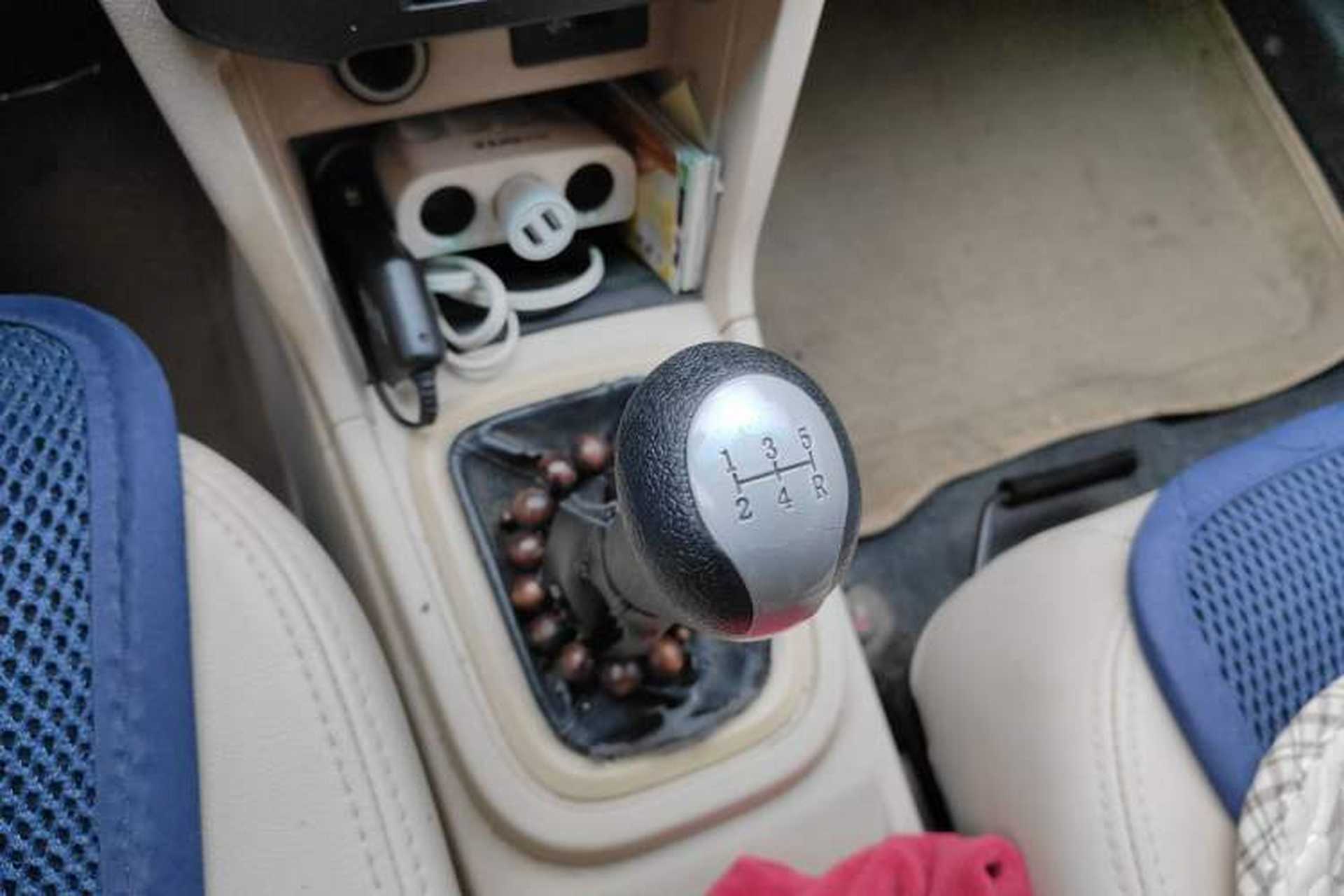 Used Chery Fengyun 2 2013 Hatchback 1.5L Manual Ruiyi Edition Gear Lever