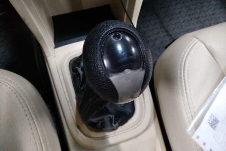 Used Chery Fengyun 2 2013 Hatchback 1.5L Manual Ruiyi Edition Gear Lever