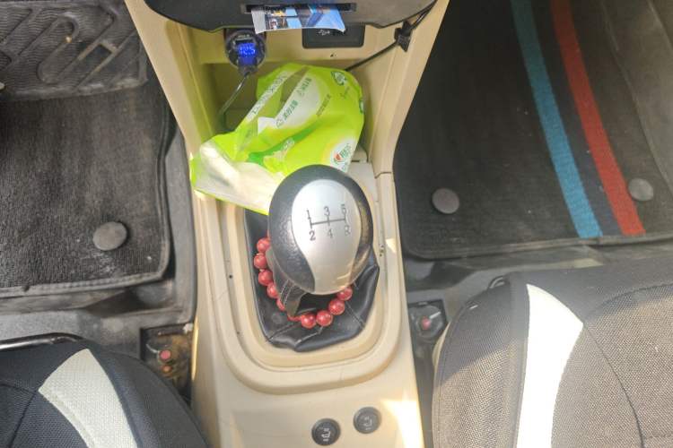 Used Chery Fengyun 2 2013 Hatchback 1.5L Manual Ruiyi Edition Gear Lever