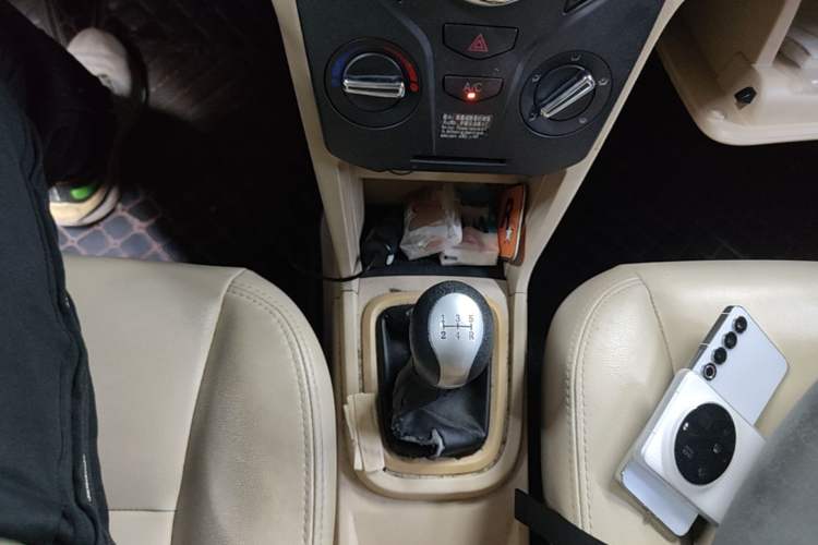 Used Chery Fengyun 2 2013 Hatchback 1.5L Manual Ruiyi Edition Gear Lever