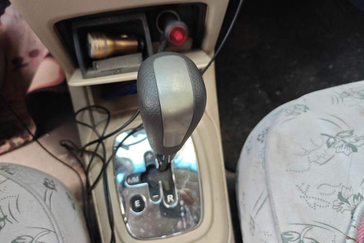 Used Chery Fengyun 2 2013 Hatchback 1.5L AMT Ruìyì Edition Gear Lever