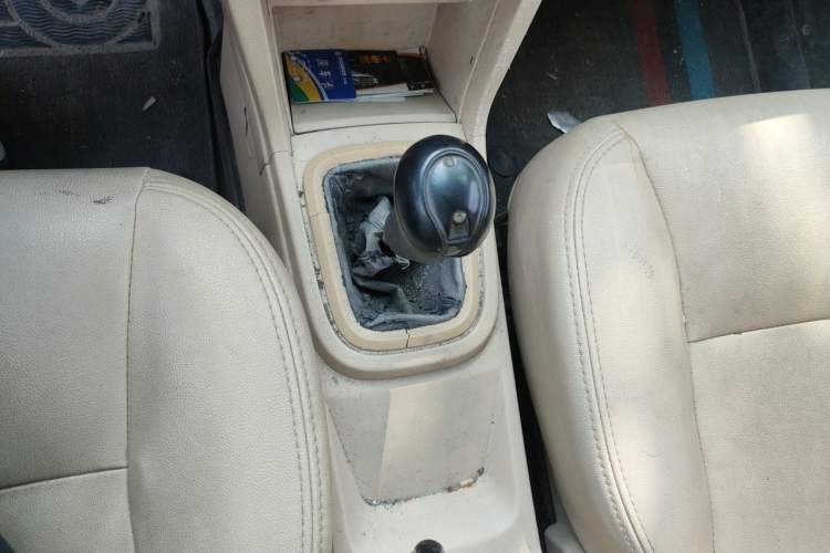 Used Chery Fengyun 2 2013 Hatchback 1.5L Manual Ruiyi Edition Gear Lever