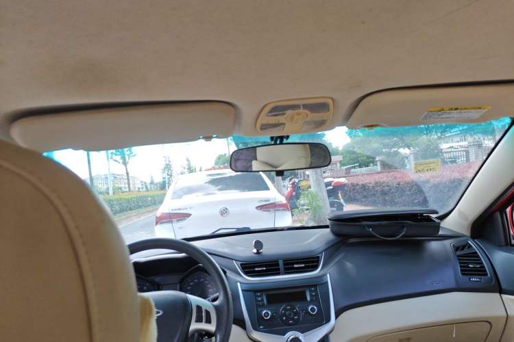Used Chery Fengyun 2 2013 Hatchback 1.5L AMT Ruìyì Edition Headliner