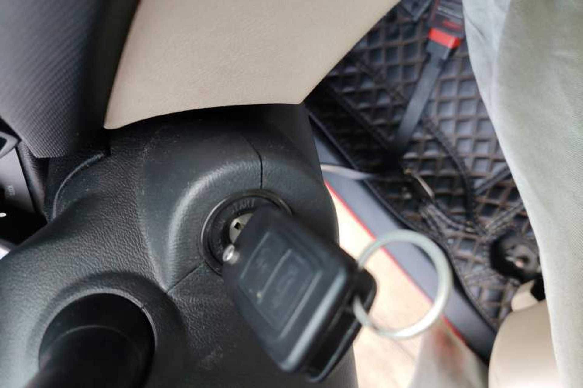 Used Chery Fengyun 2 2013 Hatchback 1.5L Manual Kuaiyi Edition Interior 1