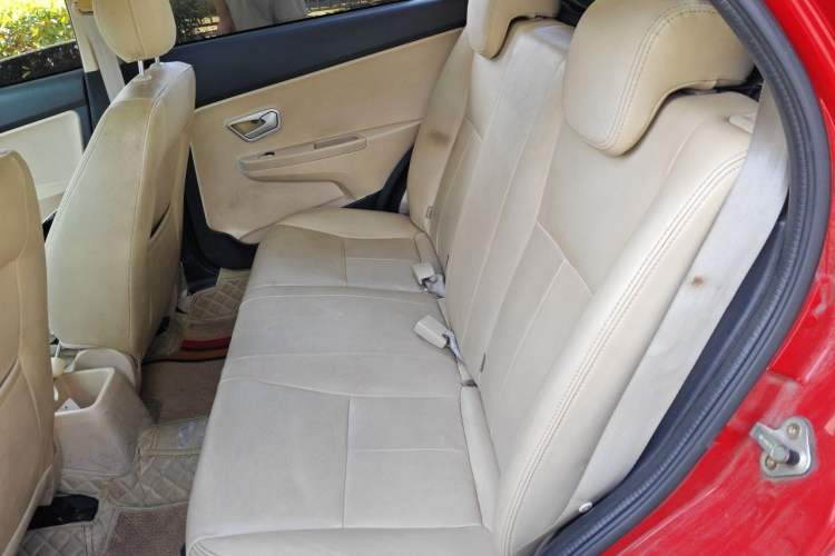 Used Chery Fengyun 2 2013 Hatchback 1.5L AMT Ruìyì Edition Left Rear Seat