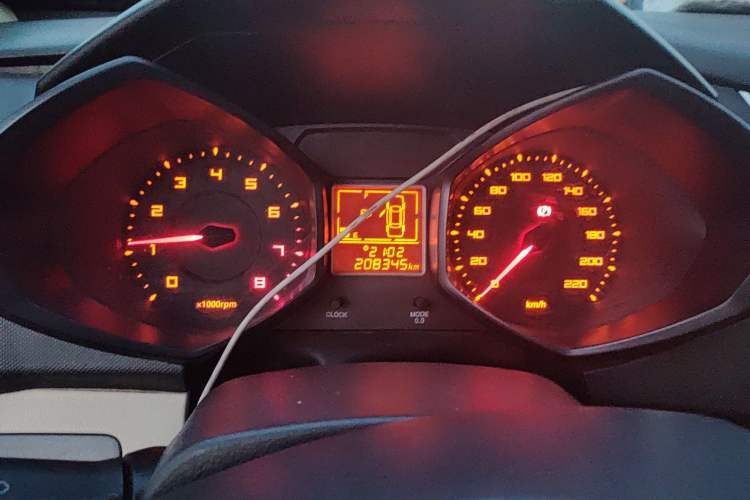 Used Chery Fengyun 2 2013 Hatchback 1.5L Manual Ruiyi Edition Odometer Close Up