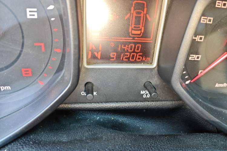 Used Chery Fengyun 2 2013 Hatchback 1.5L AMT Ruìyì Edition Odometer Close Up