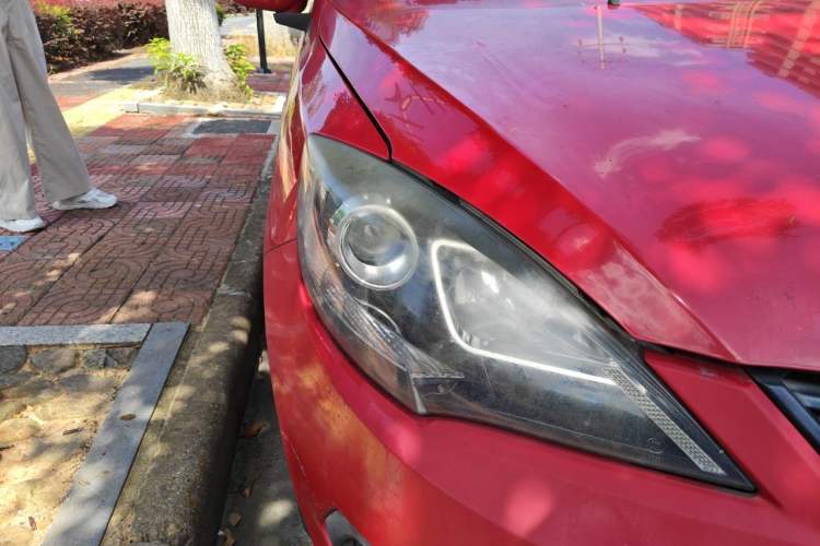 Used Chery Fengyun 2 2013 Hatchback 1.5L AMT Ruìyì Edition Right Front Headlight