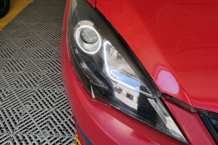 Used Chery Fengyun 2 2013 Hatchback 1.5L Manual Ruiyi Edition Right Front Headlight