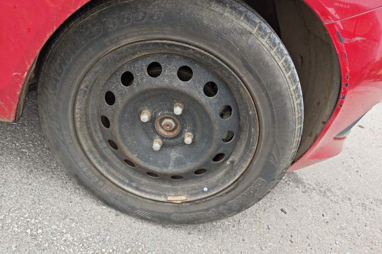 Used Chery Fengyun 2 2013 Hatchback 1.5L Manual Ruiyi Edition Right Front Wheel Hub