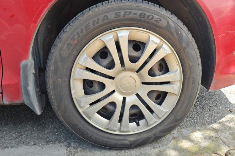 Used Chery Fengyun 2 2013 Hatchback 1.5L AMT Ruìyì Edition Right Front Wheel Hub