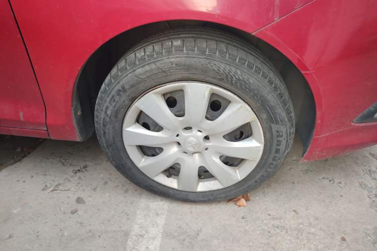 Used Chery Fengyun 2 2013 Hatchback 1.5L Manual Ruiyi Edition Right Front Wheel Hub