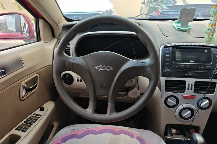 Used Chery Fengyun 2 2013 Hatchback 1.5L AMT Ruìyì Edition Steering Wheel