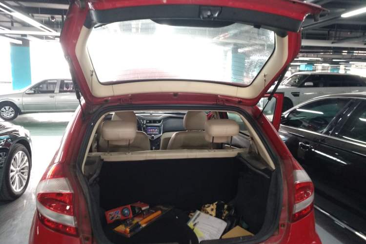 Used Chery Fengyun 2 2013 Hatchback 1.5L Manual Ruiyi Edition Trunk
