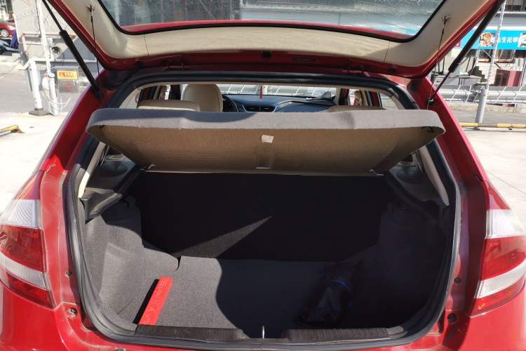 Used Chery Fengyun 2 2013 Hatchback 1.5L Manual Ruiyi Edition Trunk