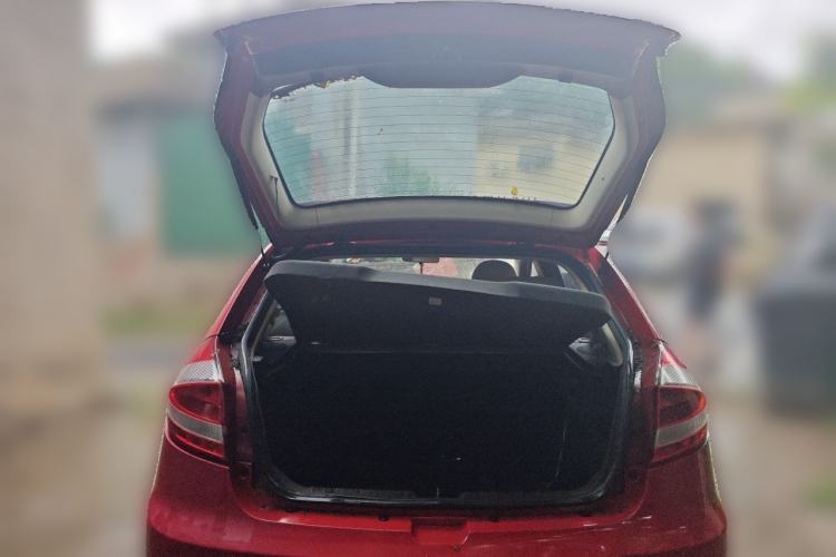 Used Chery Fengyun 2 2013 Hatchback 1.5L Manual Ruiyi Edition Trunk