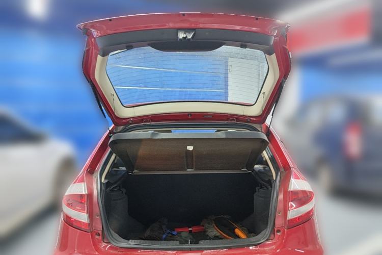Used Chery Fengyun 2 2013 Hatchback 1.5L Manual Ruiyi Edition Trunk