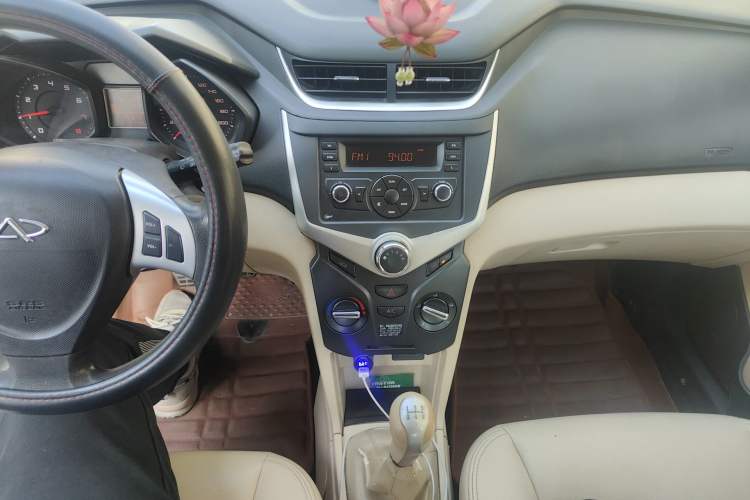Used Chery Fengyun 2 2013 Hatchback 1.5L Manual Ruiyi Edition Audio And AC Panel