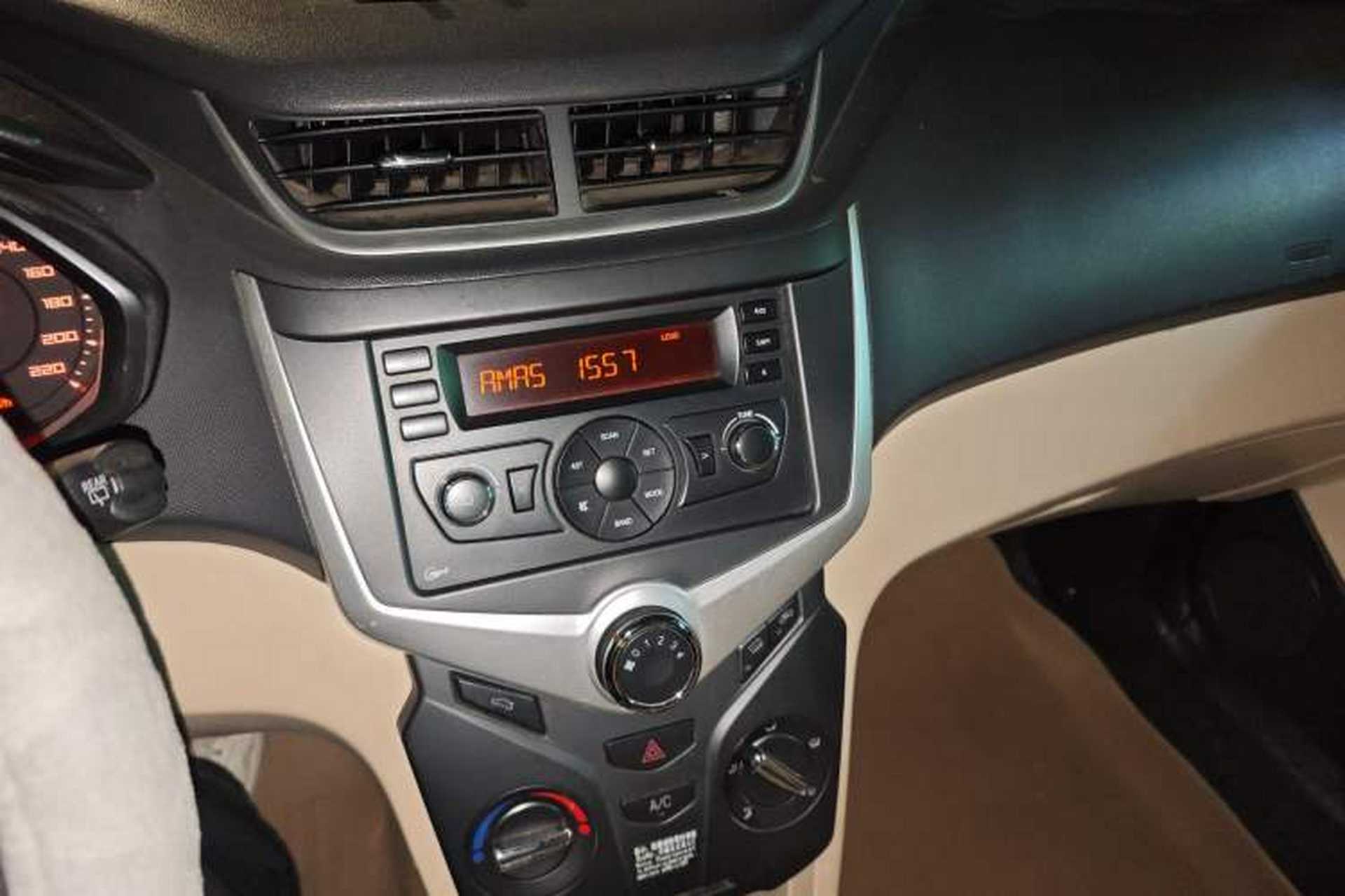 Used Chery Fengyun 2 2013 Hatchback 1.5L AMT Ruìyì Edition Audio And AC Panel
