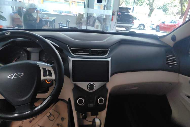 Used Chery Fengyun 2 2013 Hatchback 1.5L AMT Ruìyì Edition Audio And AC Panel