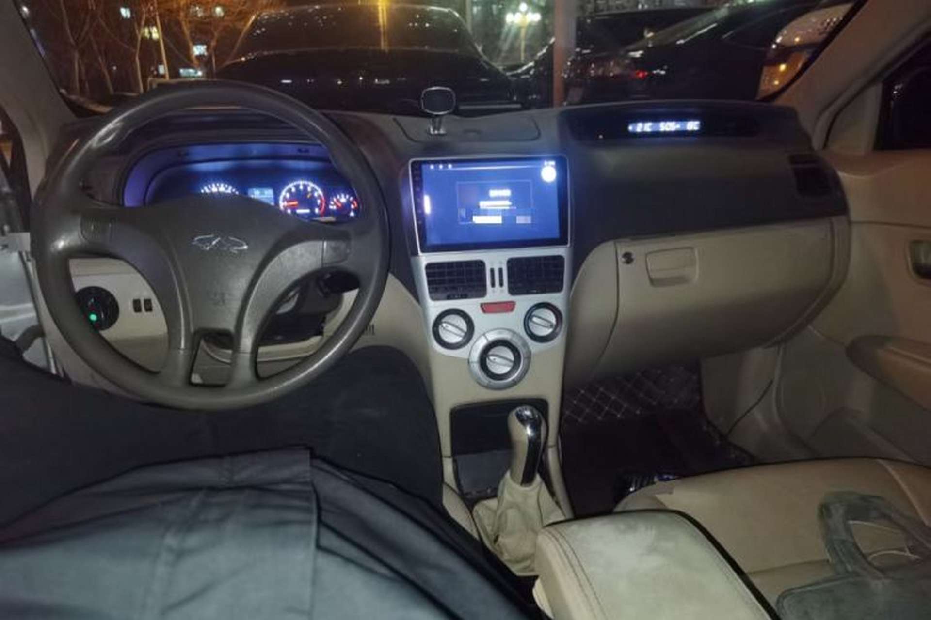 Used Chery Fengyun 2 2013 Hatchback 1.5L Manual Kuaiyi Edition Center Console