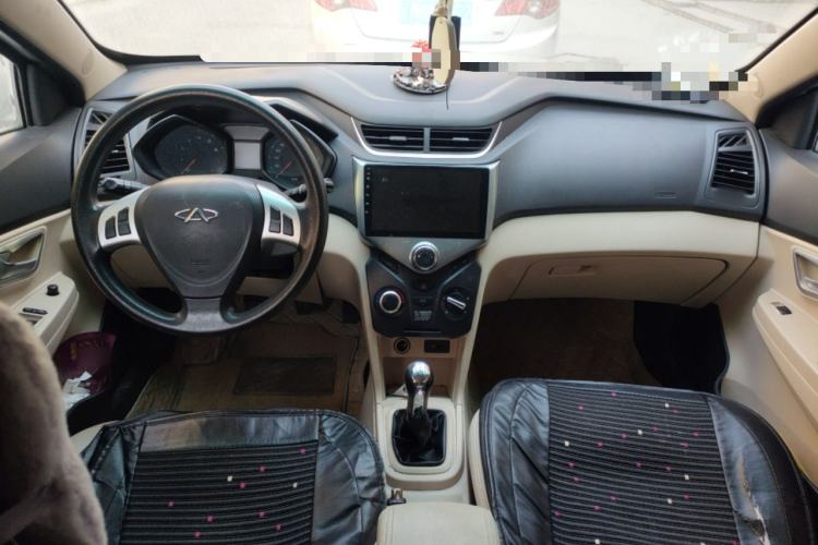 Used Chery Fengyun 2 2013 Hatchback 1.5L Manual Ruiyi Edition Center Console