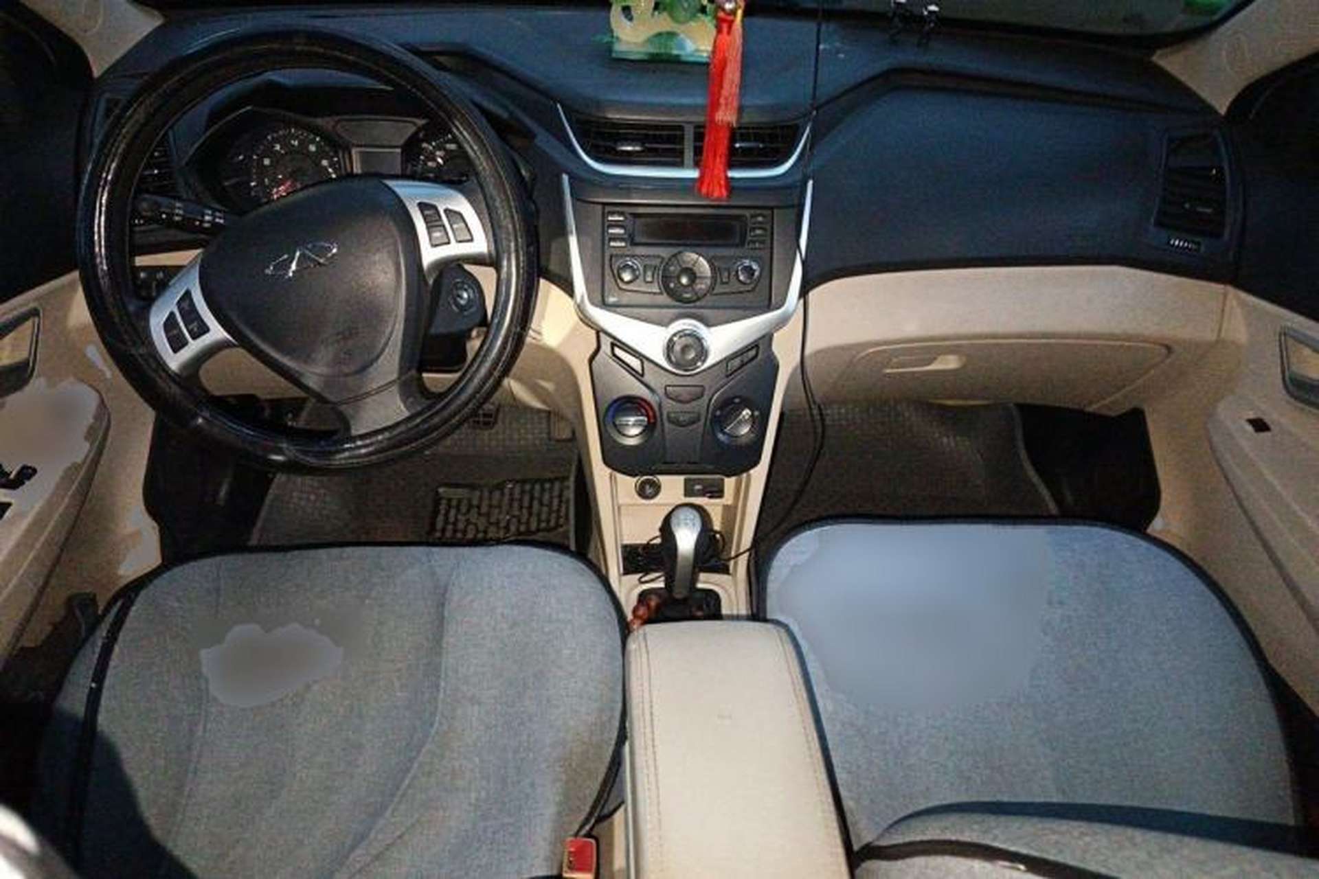 Used Chery Fengyun 2 2013 Hatchback 1.5L Manual Ruiyi Edition Center Console