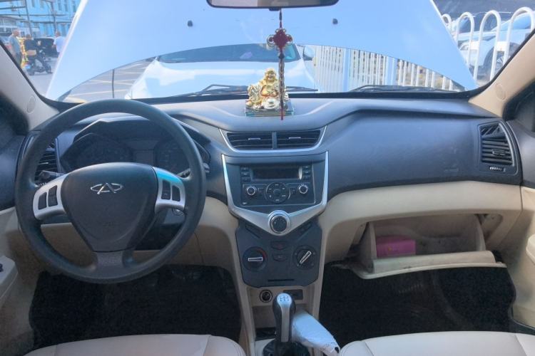 Used Chery Fengyun 2 2013 Hatchback 1.5L Manual Ruiyi Edition Center Console