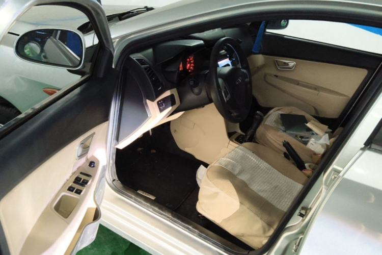 Used Chery Fengyun 2 2013 Hatchback 1.5L Manual Ruiyi Edition Driver Seat