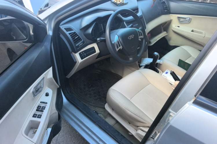 Used Chery Fengyun 2 2013 Hatchback 1.5L Manual Ruiyi Edition Driver Seat