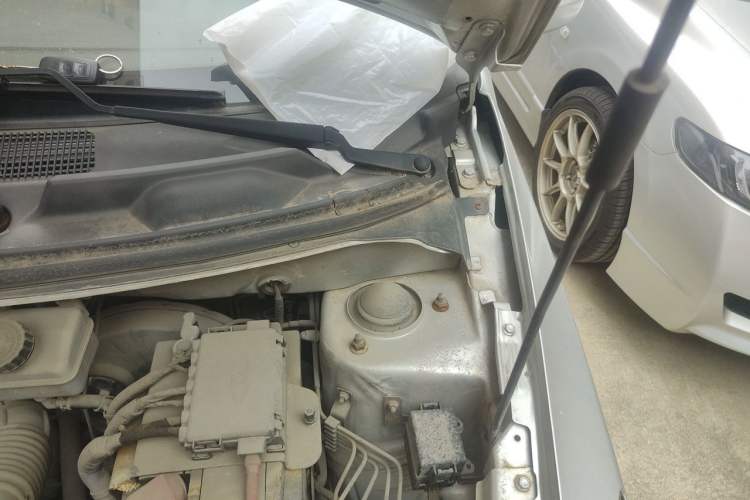 Used Chery Fengyun 2 2013 Hatchback 1.5L AMT Ruìyì Edition Engine Bay Left