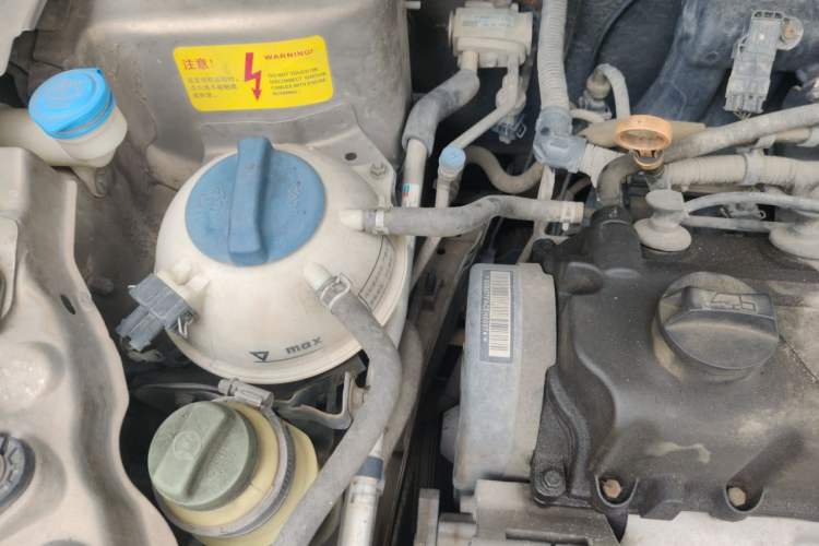 Used Chery Fengyun 2 2013 Hatchback 1.5L AMT Ruìyì Edition Engine Bay Right