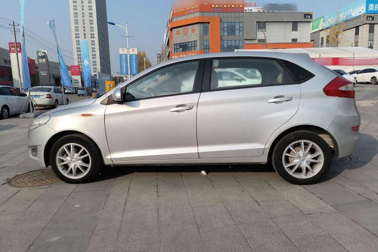 Used Chery Fengyun 2 2013 Hatchback 1.5L Manual Kuaiyi Edition Exterior 5